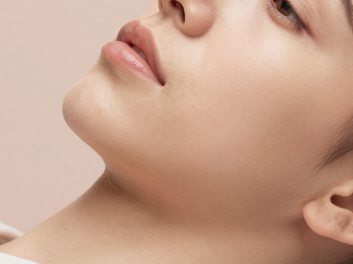 Double-chin reduction treatment at AMAC